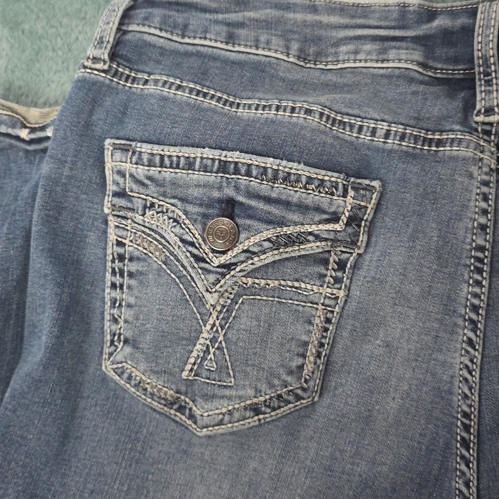 Vigoss Women's Bootleg Leg Jeans in Deep Blue - Picture 8 of 9
